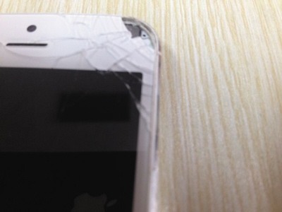 iPhone 5 phát nổ, một phụ nữ suýt bị mù mắt 1