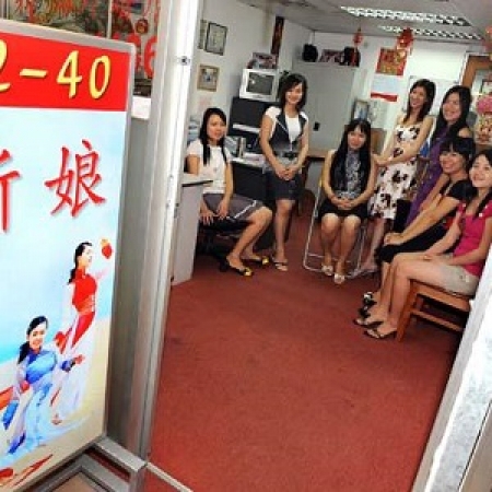 Nghề mai mối cô dâu Việt ở Singapore  1