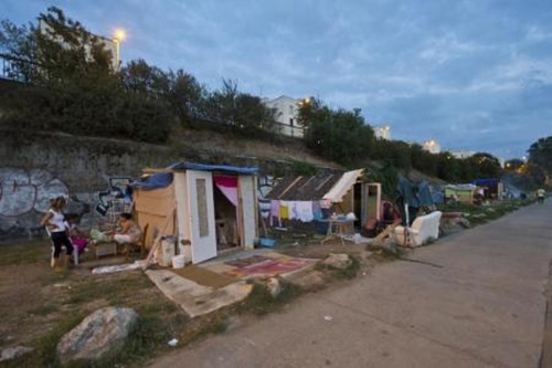 Chùm ảnh: Cuộc sống lênh đênh của những người "vô gia cư" Pháp 18