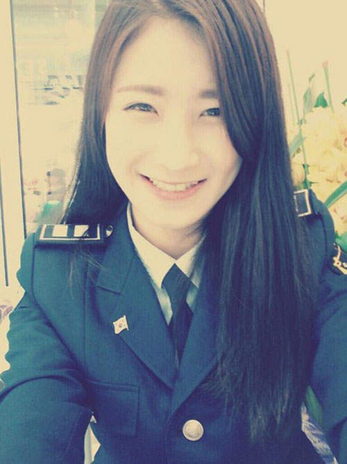 Nữ sinh trường quân sự Hàn Quốc xinh xắn khiến dân mạng thích thú 2