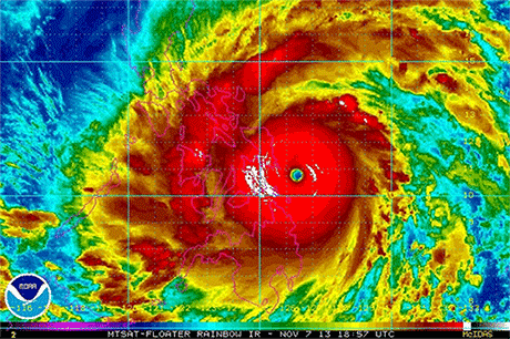 Nhìn lại những hình ảnh không thể nào quên trong siêu bão Haiyan 1