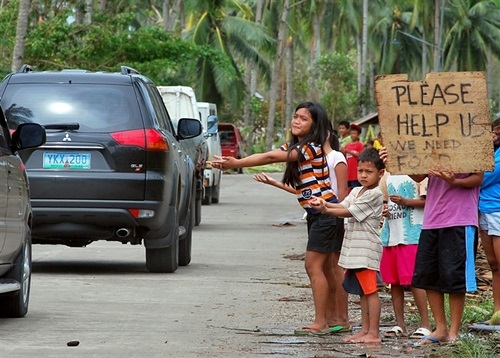 Lời kêu cứu trên đống đổ nát của nạn nhân vùng bão Haiyan 9