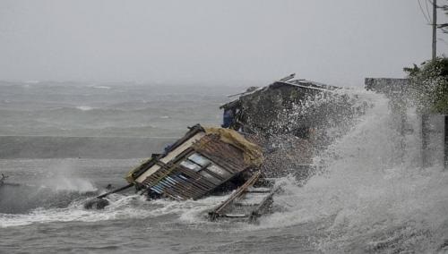 chum-anh-su-tan-pha-kinh-hoang-cua-sieu-bao-haiyan-tai-philippines.jpg