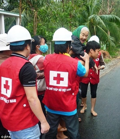 Hình ảnh Việt Nam phòng chống bão Haiyan trên báo nước ngoài 11