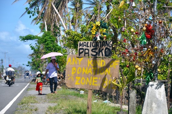 Chùm ảnh xót xa người dân Philippines đón Giáng sinh sau siêu bão Haiyan 3