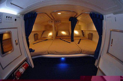 Cận cảnh phòng ngủ trên máy bay của các nữ tiếp viên hàng không 1