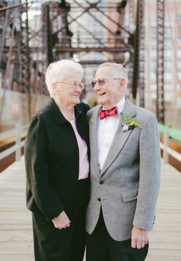Bộ ảnh "Vút bay" siêu cute của cặp vợ chồng gắn bó suốt 61 năm 4