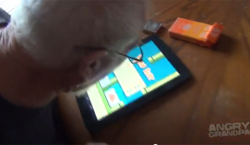 Cụ ông nổi đóa đập phá đồ đạc vì chơi Flappy Bird quá khó 1 Cụ ông nổi đóa đập phá đồ đạc vì chơi Flappy Bird quá khó 1