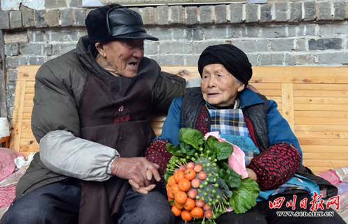 Valentine đặc biệt của cặp vợ chồng hơn 100 tuổi 3