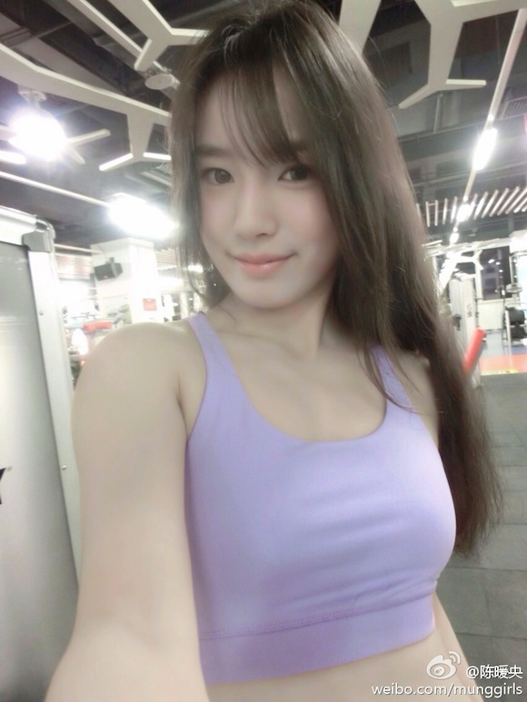 Cô gái xinh đẹp mê tập thể dục gây sốt cộng đồng mạng Trung Quốc 28
