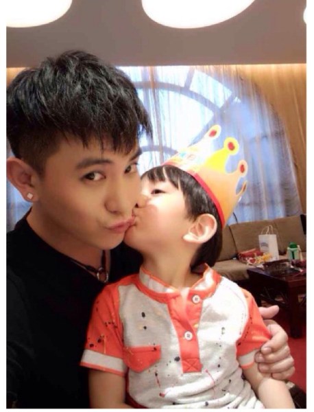Cặp cha con đẹp trai nhất Trung Quốc gây sốt 8