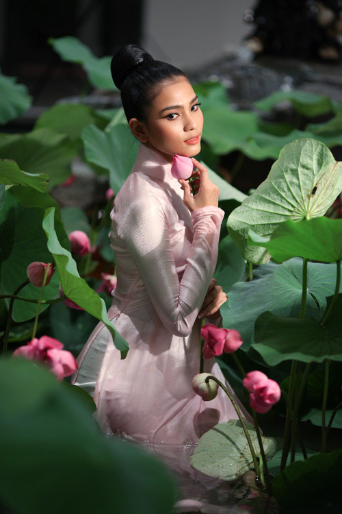 Trương Thị May soán ngôi Hương Hồ làm ngôi sao ăn chay sexy nhất Châu Á 4 Trương Thị May soán ngôi Hương Hồ làm ngôi sao ăn chay sexy nhất Châu Á 4