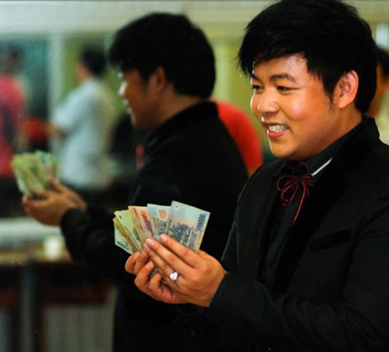 Ai là bà hoàng, ông hoàng "khoe của" số 1 của showbiz Việt? 13