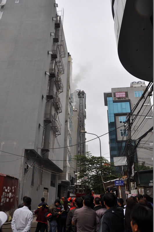 Hà Nội: Cháy quán Karaoke 7 tầng, nhiều người hoảng loạn 3