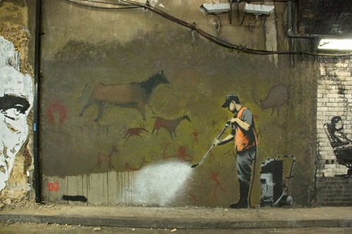 Banksy - Nghệ sĩ graffiti hay anh hùng giấu mặt của nghệ thuật đương đại  2