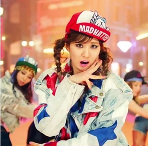 Soi giá phụ kiện "hot" của Idol Hàn 9 Soi giá phụ kiện "hot" của Idol Hàn 9