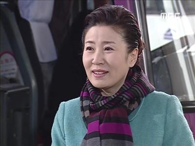Nữ diễn viên gạo cội Kim Ja Ok: 40 năm, một chặng đường 2