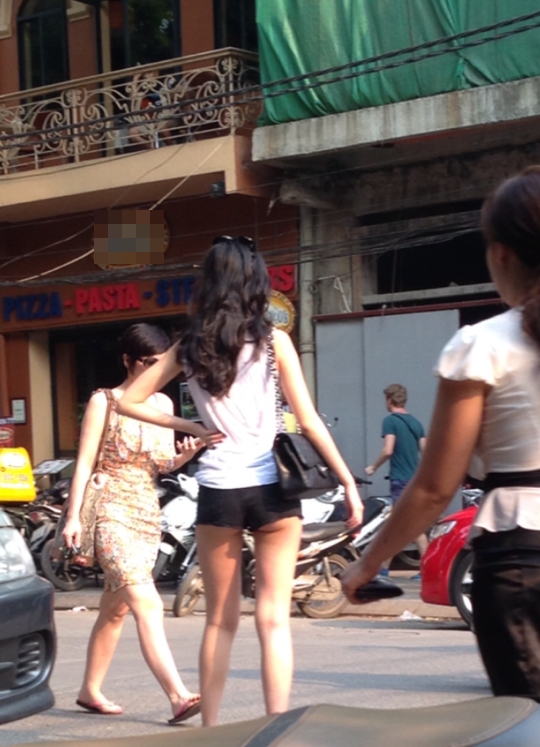 Thiếu nữ Hà Thành gặp "tai nạn" vì thảm họa thời trang mùa hè 2
