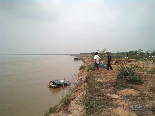 Hà Nội: Rủ nhau tắm sông Hồng, 2 học sinh chết đuối 1
