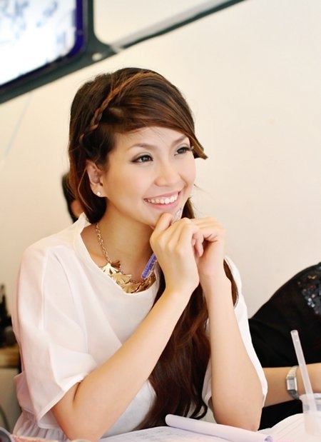 Khi các hot girl bất ngờ "đổi vai" làm giám khảo 9