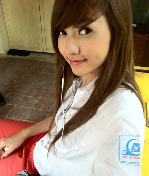Ngắm hot girl Việt mặc đồng phục giản dị nhưng vẫn cực xinh 19