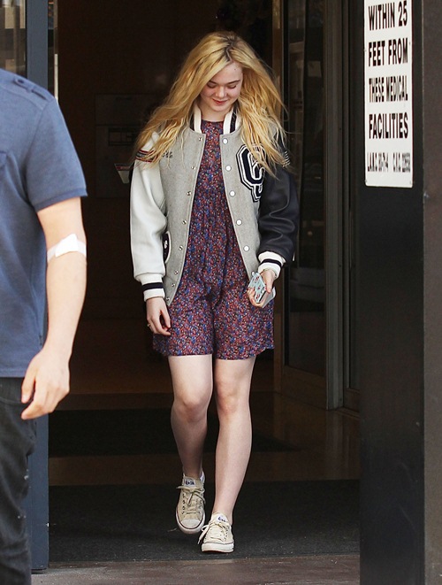 Tăm tia xtyle cực duyên dáng của em gái Dakota Fanning 28