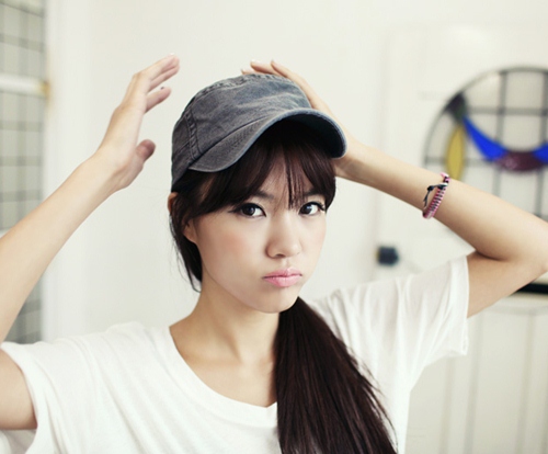 Chọn mũ trendy cho những ng&agrave;y mưa ph&ugrave;n 17
