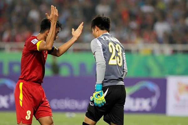 Những sai lầm sơ đẳng của các thủ môn đội tuyển Việt Nam 2