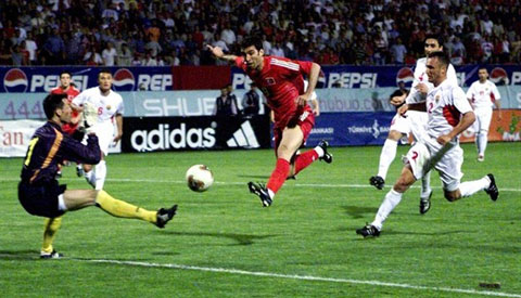 Top 5 chân sút xuất sắc nhất EURO: Ronaldo đọ tài Robbie Keane và huyền thoại Suker 3