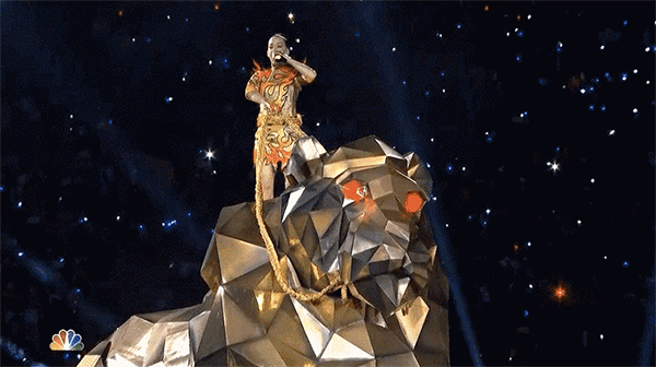 Chùm ảnh động: Katy Perry làm anti-fan câm nín vì "siêu sân khấu" 1