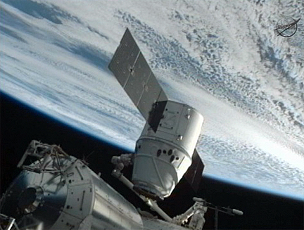Những khoảnh khắc đẹp trên Trạm Không gian Quốc tế ISS 13