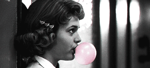 B&iacute; k&iacute;p vui: Tuyệt chi&ecirc;u gi&uacute;p bạn thổi bong b&oacute;ng cao su khổng lồ  10