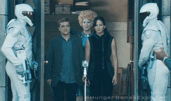 "Hunger Games 2" hé lộ nụ hôn vụng trộm của J-Law 5
