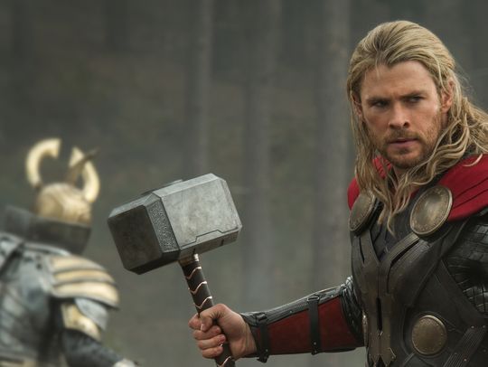 Thor bắt tay Loki giải cứu thế giới 3