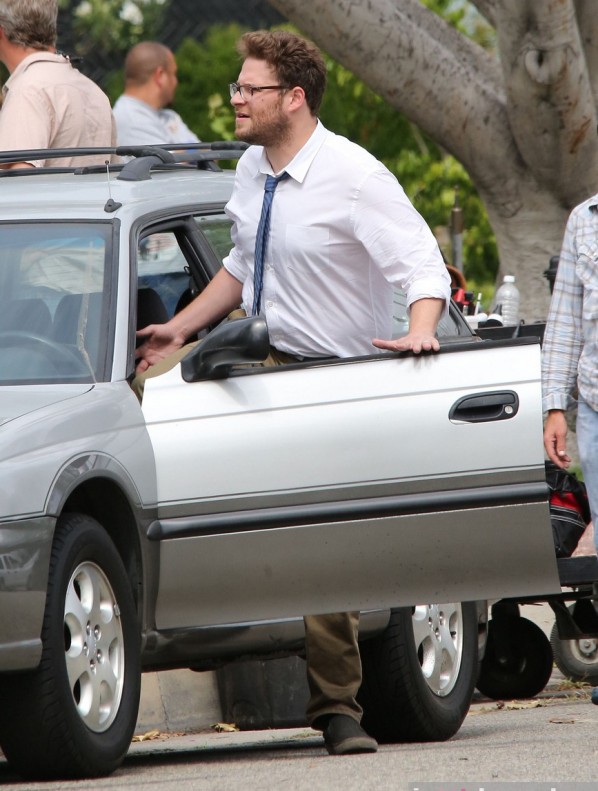 Zac Efron vô tư lộ... quần lót 8