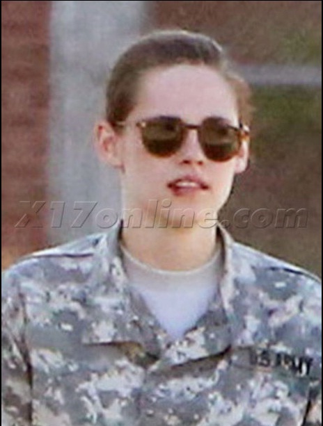Kristen Stewart giập môi vì "đi lính" 1