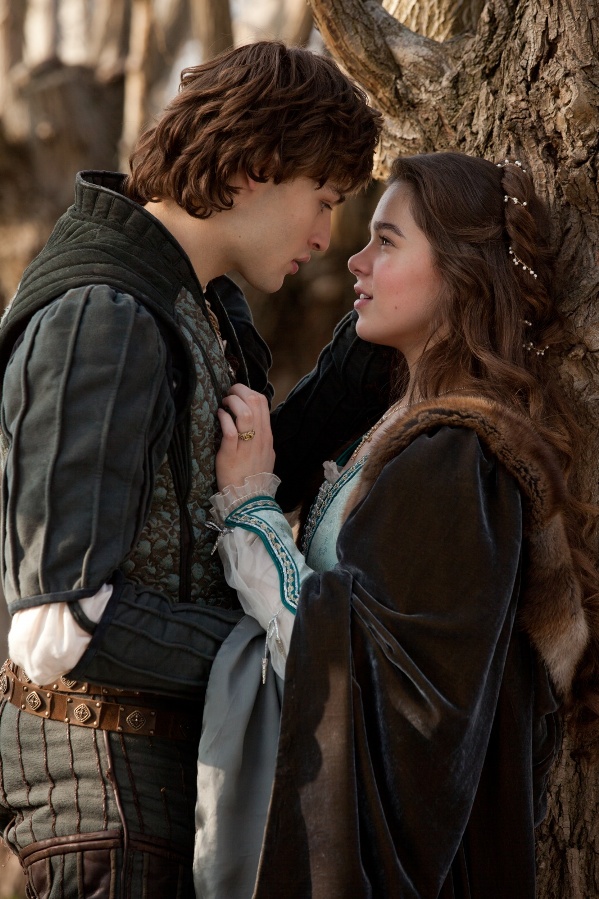 Romeo and Juliet" mới tràn ngập cảnh lãng mạn ngọt ngào