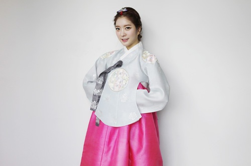 Lộ diện phu quân của "Vương hậu" Kim Tae Hee 5