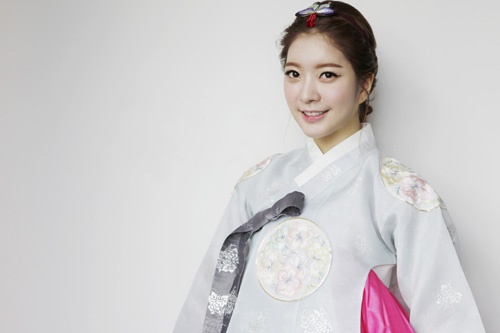 Lộ diện phu quân của "Vương hậu" Kim Tae Hee 4