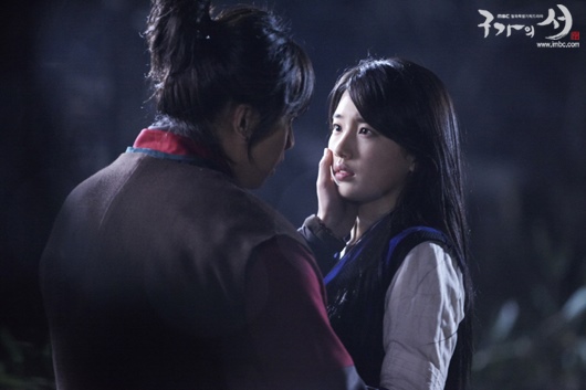 Lee Seung Gi loay hoay ôm Suzy suốt 8 giờ 3