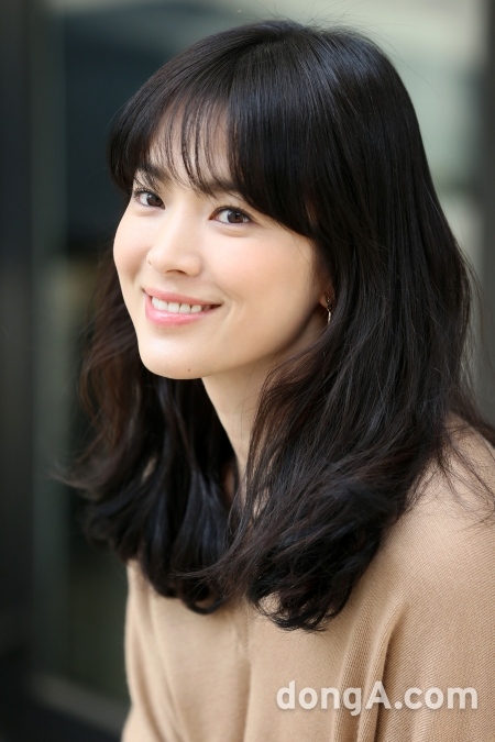 Song Hye Kyo "mê mẩn" giọng nói của biên kịch "Gió đông" 1