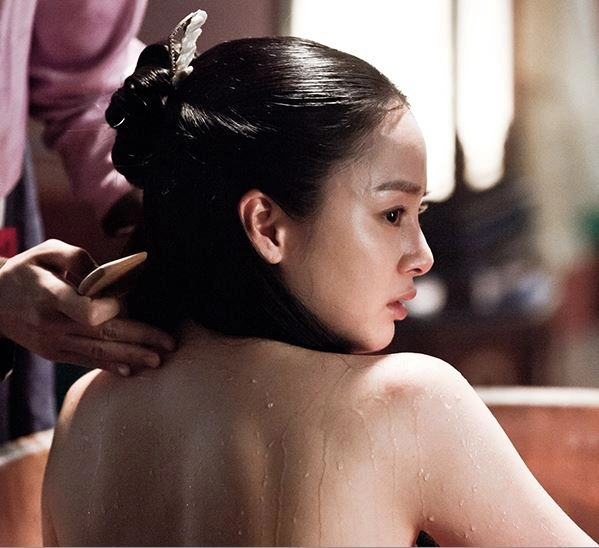 Lộ ảnh tắm nóng bỏng của Kim Tae Hee 3