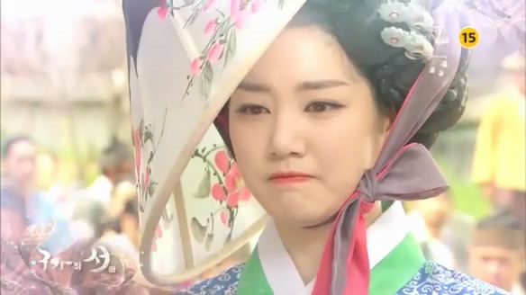 "Nữ hiệp" Suzy thẹn thùng diện hanbok 12