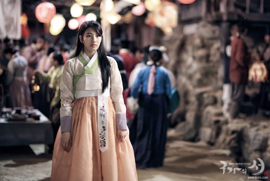 "Nữ hiệp" Suzy thẹn thùng diện hanbok 5
