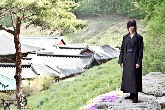 Thần thú "Gu Family Book" không thể ăn vì móng tay quá dài 5