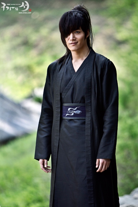 Thần thú "Gu Family Book" không thể ăn vì móng tay quá dài 6