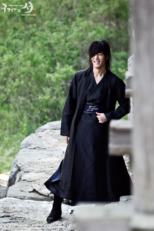 Thần thú "Gu Family Book" không thể ăn vì móng tay quá dài 7