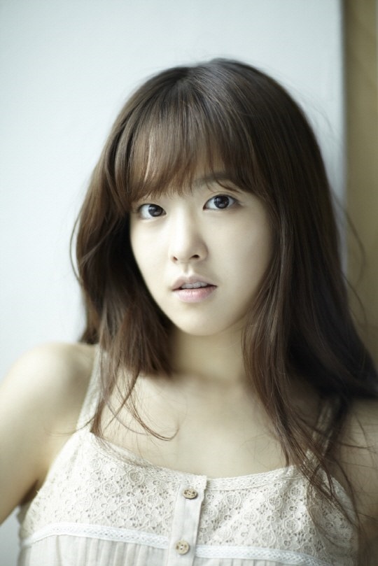 Park Bo Young hóa "gái hư" tại trường học 2