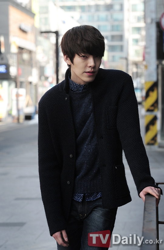 Kim Woo Bin "xấu hổ khi xem lại diễn xuất của mình" 1