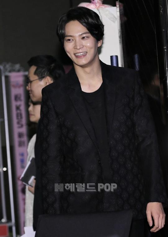 Shim Eun Kyung e ấp bên cạnh Joo Won 2